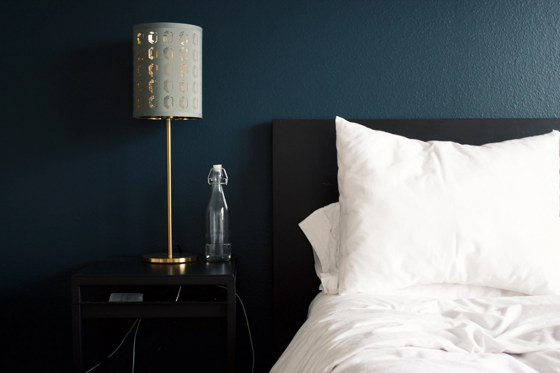 Carefully executed hospitality details with warm material transitions